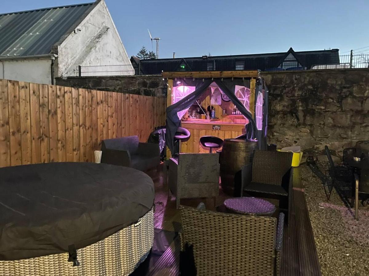 Rural Chapel Cottage Near Airport Bar & Hot Tub แอเบอร์ดีน ภายนอก รูปภาพ